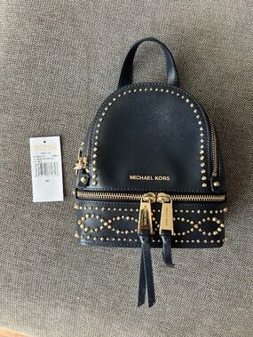 Michael Kors | Bags | Michael Kors Tan And White Logo  display picture 2